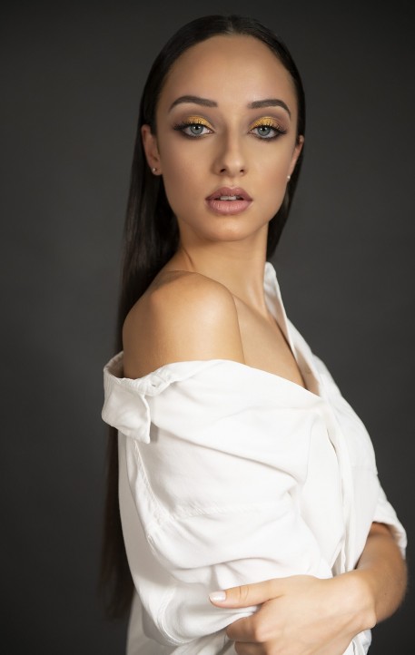 Julia V