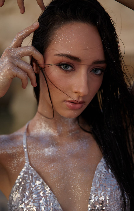 Julia V